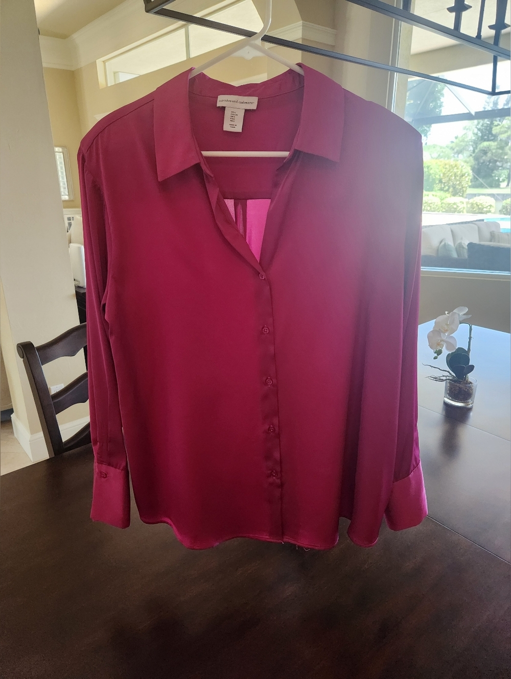 CUPCAKES AND CASHMERE Silky Button-Down Blouse in Fuchsia